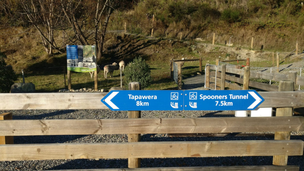 Kohatu - signage to Tapawera and Spooners Tunnel